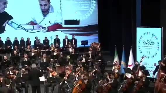اجرای دیدنی از موسیقی خاطره‌انگیز هزاردستان