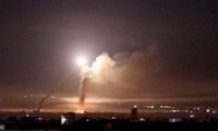 لحظه فرود بمب‌افکن آمریکایی B-2 در قطر