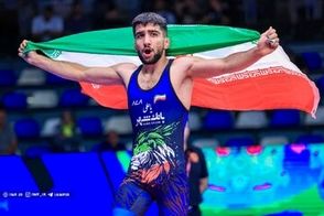 نایب قهرمان جهان در ایذه دستفروشی می‌کند!