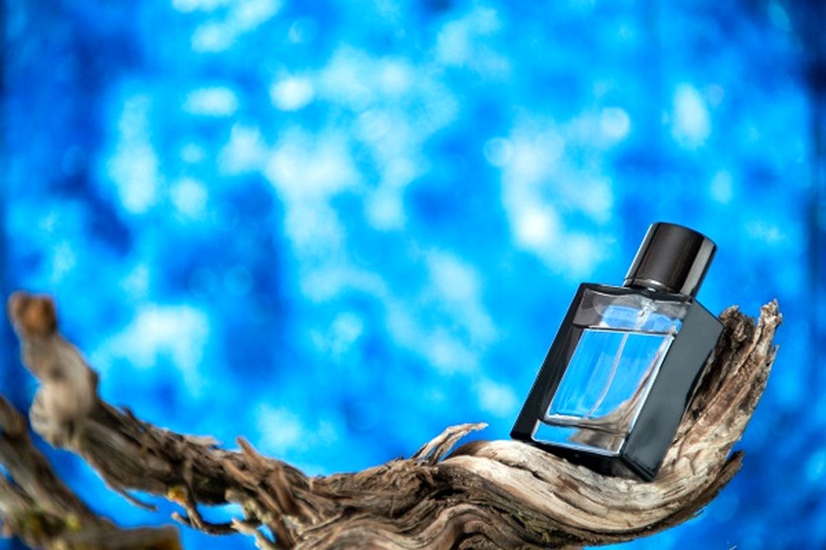   چطور عطر مناسب خود را انتخاب کنیم؟ + راهنمای خرید عطر 