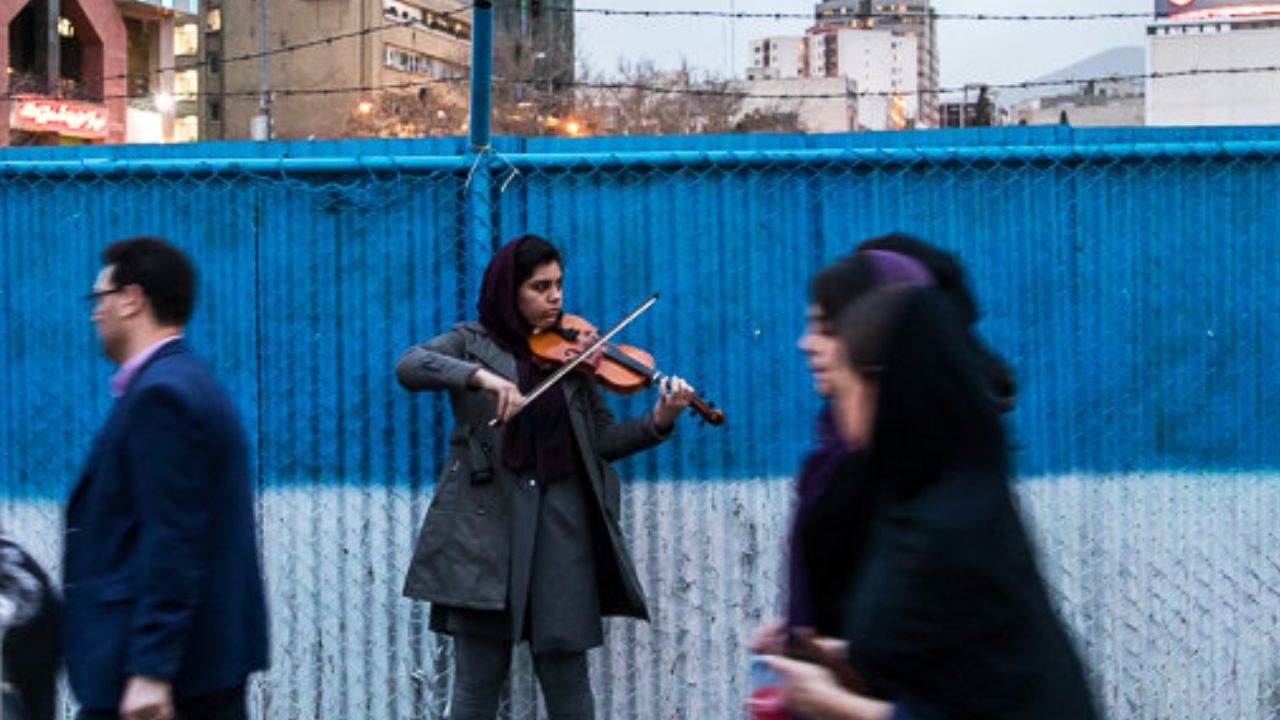 اجرای دلنشین و جالب یک مادر و پسر در تهران