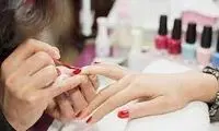 تبلیغ عجیب یک آرایشگر از ناخن‌کاری دختر 11ساله