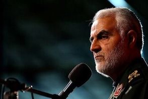 تصویری دیده نشده از سردار سلیمانی در کنار رزمندگان افغان