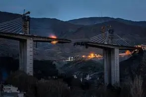 لحظه وحشتناک بمباران پل B1 در کرج