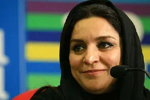شعارنویسی علیه تهمینه میلانی روی دیوار منزلش