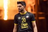 حضور شبانه مدافع سپاهان در باشگاه استقلال!