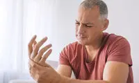 دلیل بی‌حس‌شدن دست در خواب و راه‌حل آن