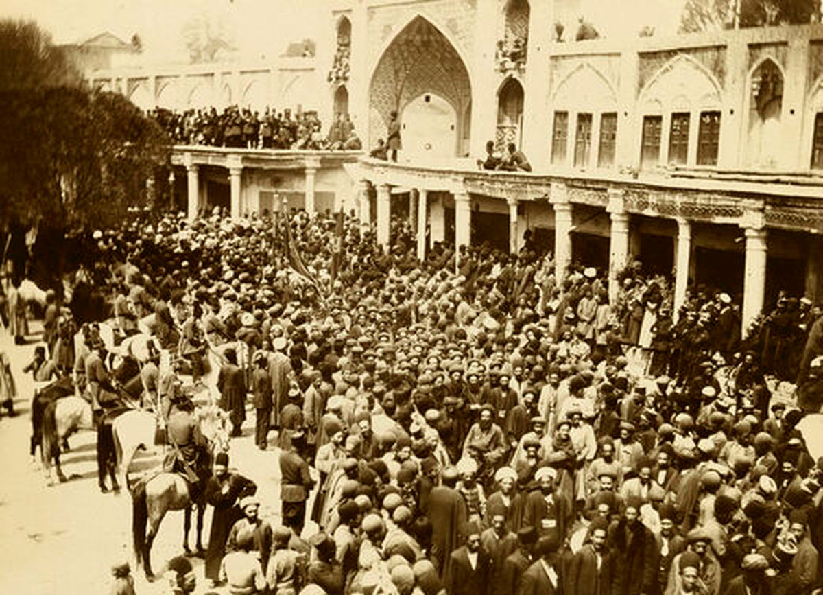 فیلم 100ساله و رنگی‌شده ظهر عاشورا در سبزه میدان