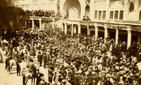 فیلم 100ساله و رنگی‌شده ظهر عاشورا در سبزه میدان