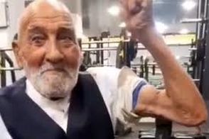 ویدئو حیرت‌انگیز از پیرمرد بدنساز ۱۱۱ ساله ایرانی 