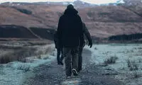 تصاویر شگفت‌انگیز از فوتبالیستی که در دمای ۲۱- درجه کمپ می‌زند