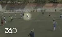 اتفاقی بی‌سابقه در فوتبال ایران؛ سیلی مادر یک بازیکن زیر گوش داور!