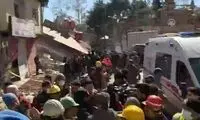 نجات معجزه‌آسای دختر ۱۷ساله از زیر آوار زلزله