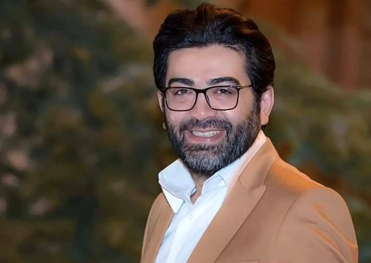 تصویر المیرا شریفی مقدم و فرزاد حسنی در مراسم ختم