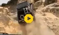 حرکت باورنکردنی راننده لندکروز در بالا رفتن از صخره