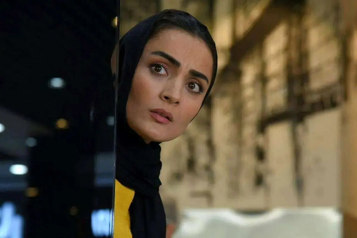 خواستگاری غافلگیرکننده آقای خواننده از السا فیروزآذر!