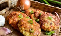 کوکوی مرغ و پیازچه؛ افطاری خوشمزه و بدون دردسر
