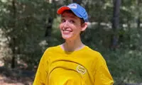 استایل رنگارنگ و بازیگوش فرشته حسینی در دل جنگل