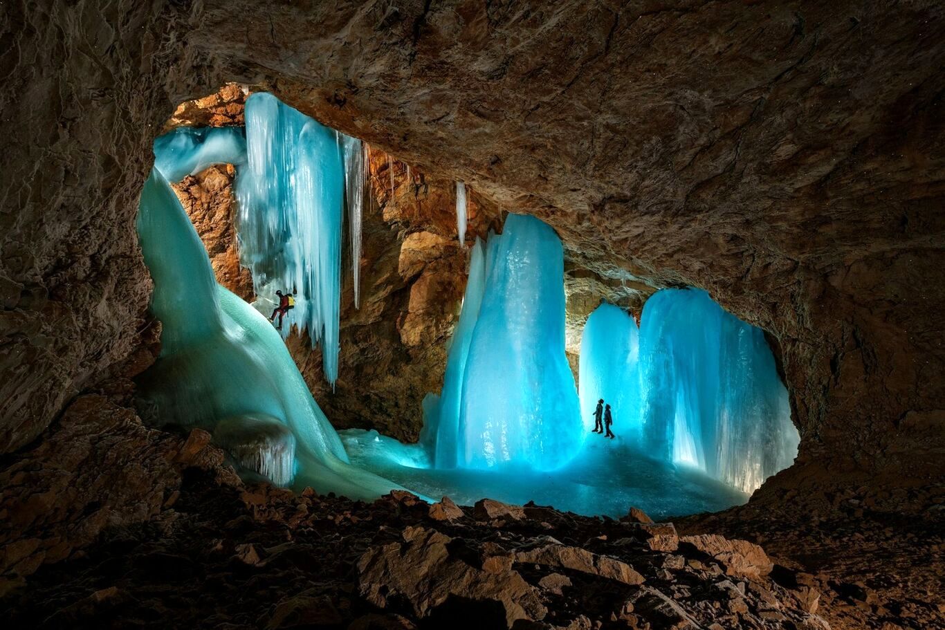 تصاویر زیباترین غار‌های یخی که تا کنون دیده‌اید