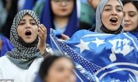 حضور بانوان تماشاگر در یک بازی از هفته اول لیگ