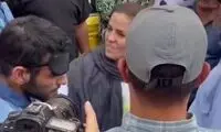 کتک خوردن معروف‌‌ترین سارقان تهران توسط یک خانم