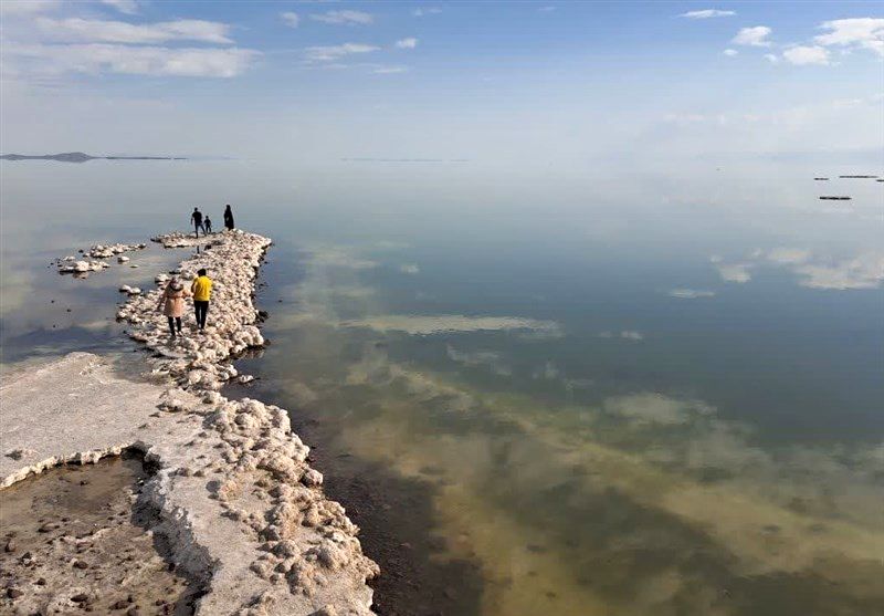 دریاچه ارومیه به حالت طبیعی خود برمی‌گردد