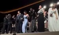 رقص روی فرش قرمز فیلمی که برای دی‌ماه ساخته شد!