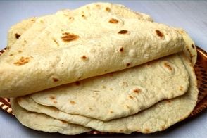 این ۳ کودک روزی ۷۵ نان لواش می‌خوردند!