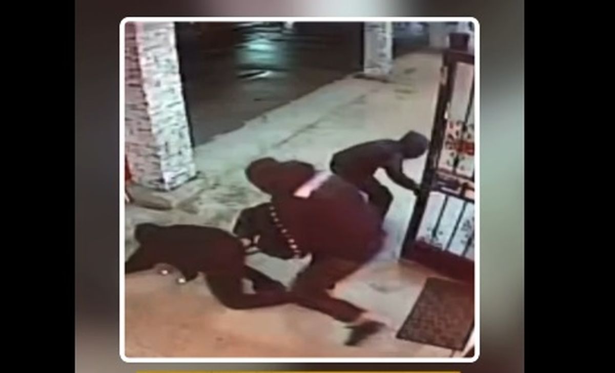 فرار سارقان بعد از دیدن سلاح صاحب طلافروشی