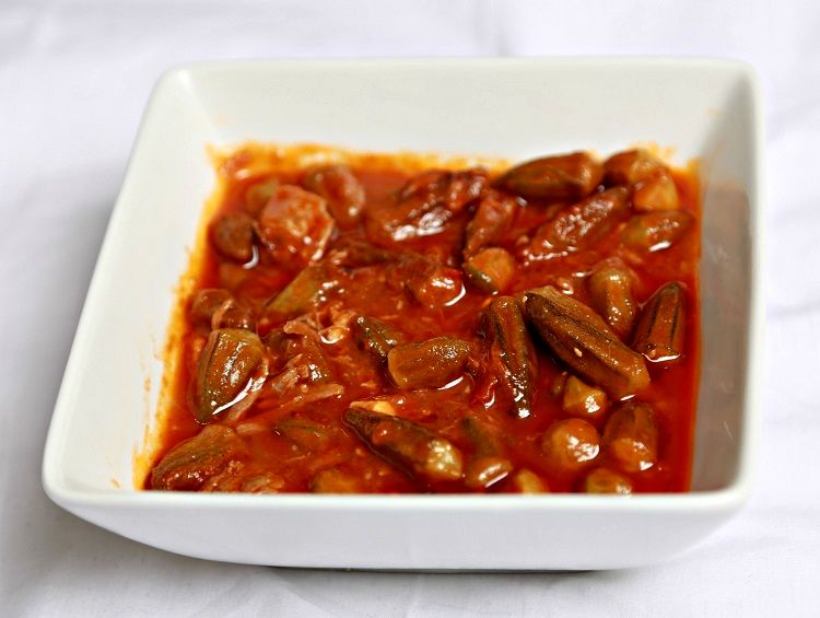 طرز تهیه خورش بامیه با کوفته قلقلی