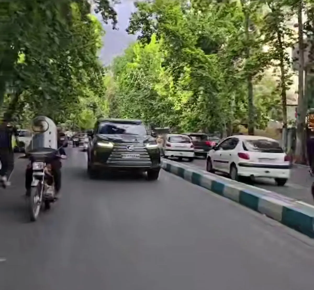 اولین تصویر از لکسوس ۱۱۰ میلیارد تومانی در ایران
