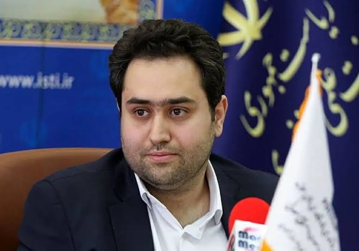 کامبیز مهدی‌زاده: خانواده روحانی از 4 تا کشمش نمی‌ترسد