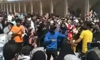 رقص و پایکوبی نوروزی در حاشیه زاینده‌رود