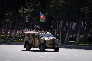 علامت جدید مبهم روی خودروهای نظامی باکو