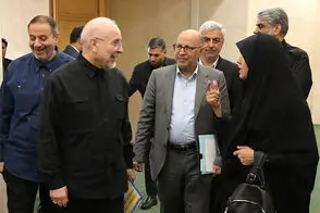 خوش‌وبش نمایندگان با قالیباف در صحن علنی