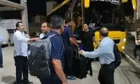  حمله هواداران صنعت نفت به کاروان استقلال!