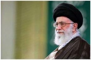 عیادت رهبر انقلاب از آیت‌الله نوری همدانی 