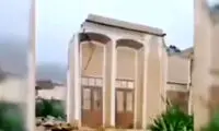 لحظه فرو ریختن خانه رزاقیان در سیل یزد