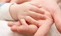 لحظات بی‌نظیر از غذا دادن یک مادر به فرزندانش 