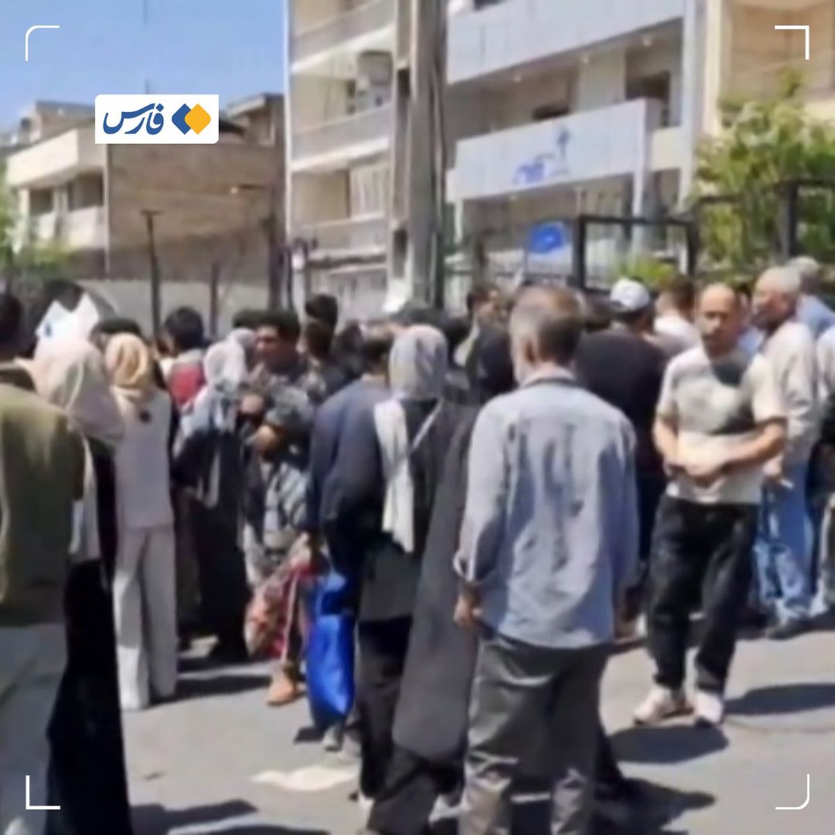 تصویری از تجمع اتباع افغانستانی در تهران