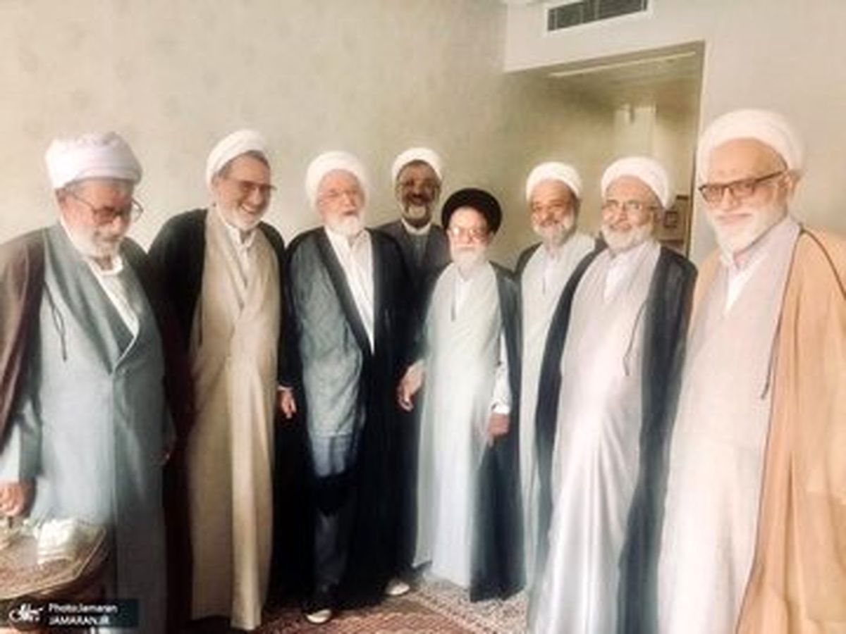   این روحانیون به دیدار مهدی کروبی رفتند 