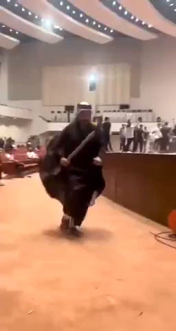 رقصی عجیب‌غریب در پارلمان عراق، سوژه شد