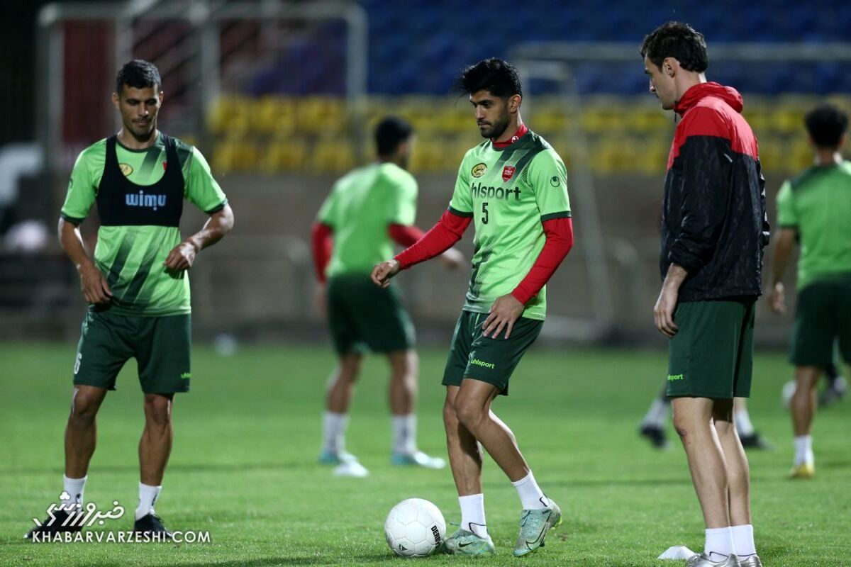 کری‌خوانی گل‌محمدی و باقری در تمرین پرسپولیس