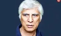 قابی از بهرام بیضایی در پشت صحنه‌ فیلم کلاغ