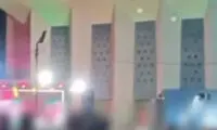 جنجال بر سر حجاب، به کنسرت خواننده مشهور رسید