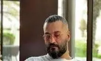 ژست جذاب میلاد کی‌مرام در هواپیما
