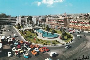 عکس میدان توپخانه تهران در دوران ناصرالدین‌ شاه