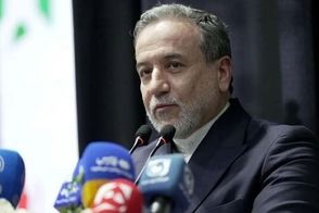 میکروفون عراقچی در نشست دیپلماسی خراب شد!