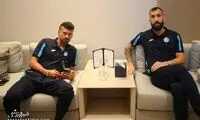 گردنبند خاص رامین رضاییان در سفر به دبی