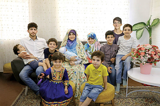 متفاوت‌ترین و جذاب‌ترین مادر دهه شصتیِ ایران